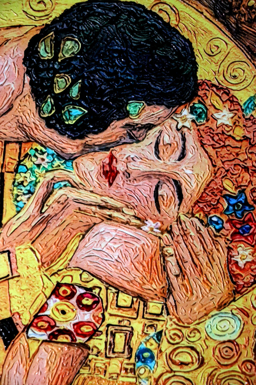 Gustav Klimt Öpücük — 3D Kabartmalı Premium Duvar Sanatı