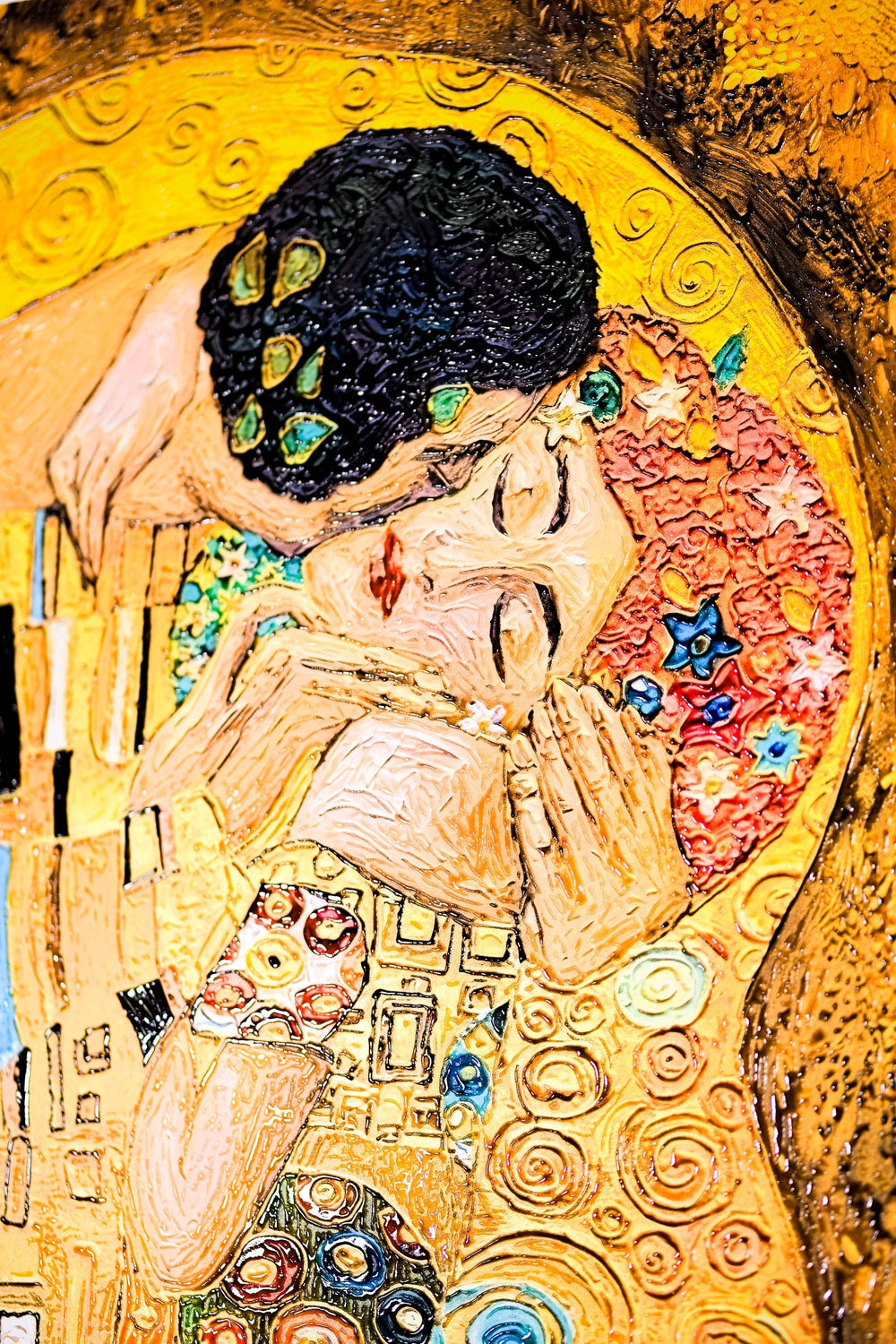Gustav Klimt Öpücük — 3D Kabartmalı Premium Duvar Sanatı