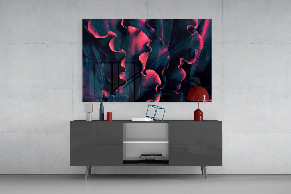 Elegant Red Leaves on Black Cam Tablo