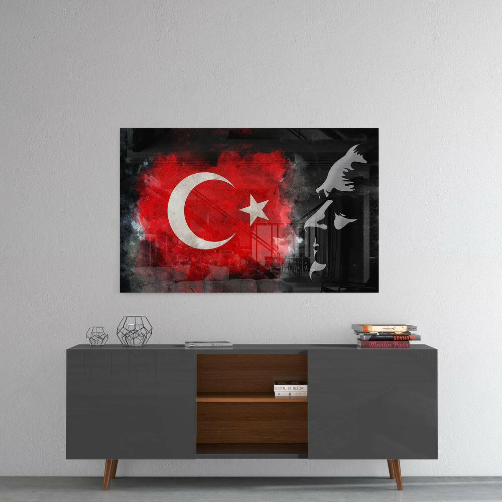 Türk Bayrağı Ve Atatürk Silüeti Cam Tablo.