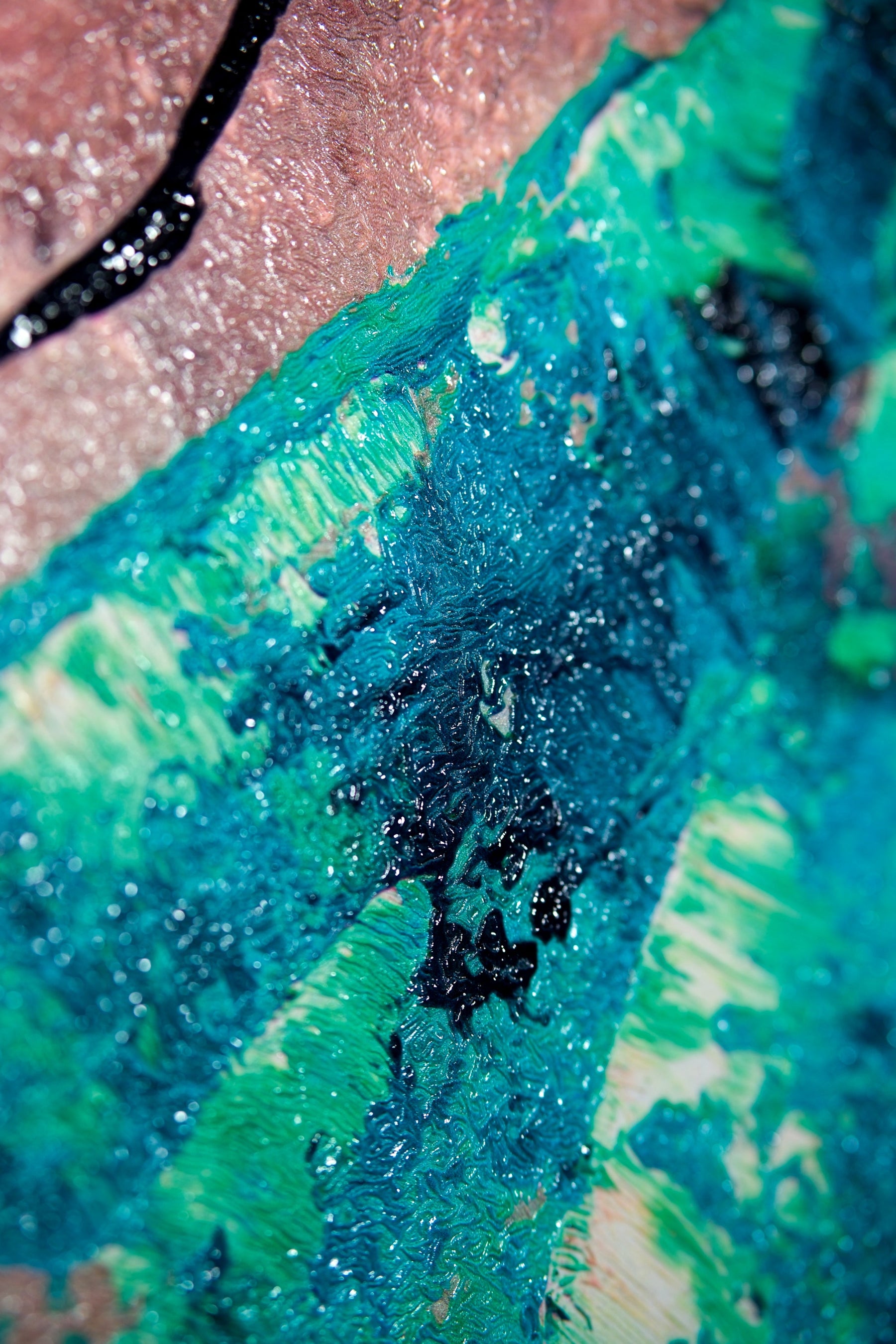 Jade Couture Muse – 3D Kabartmalı, Parlak Laklı Alüminyum Tablo