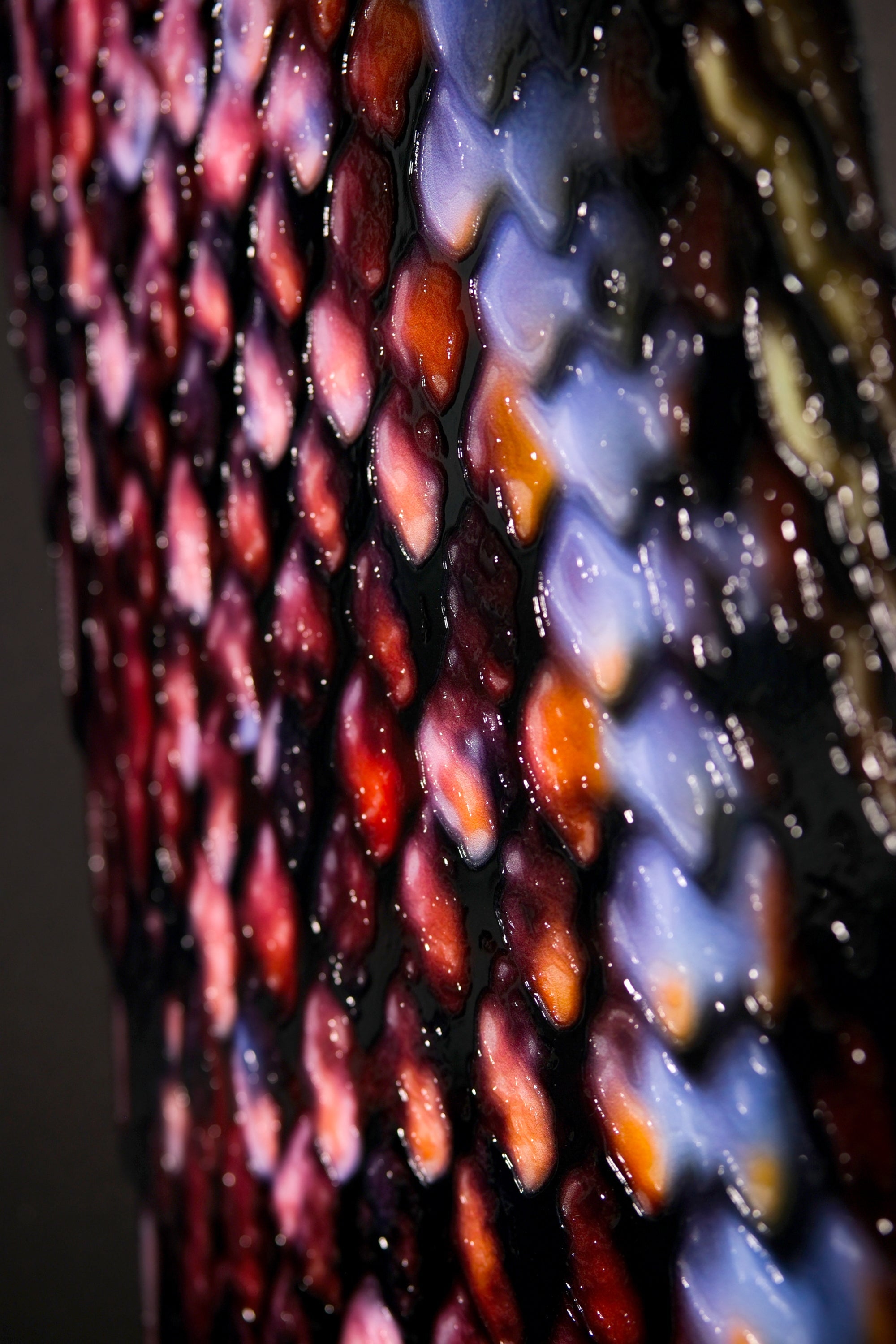 Siyah Zehir – 3D Kabartmalı Parlak Lak Alüminyum Tablo