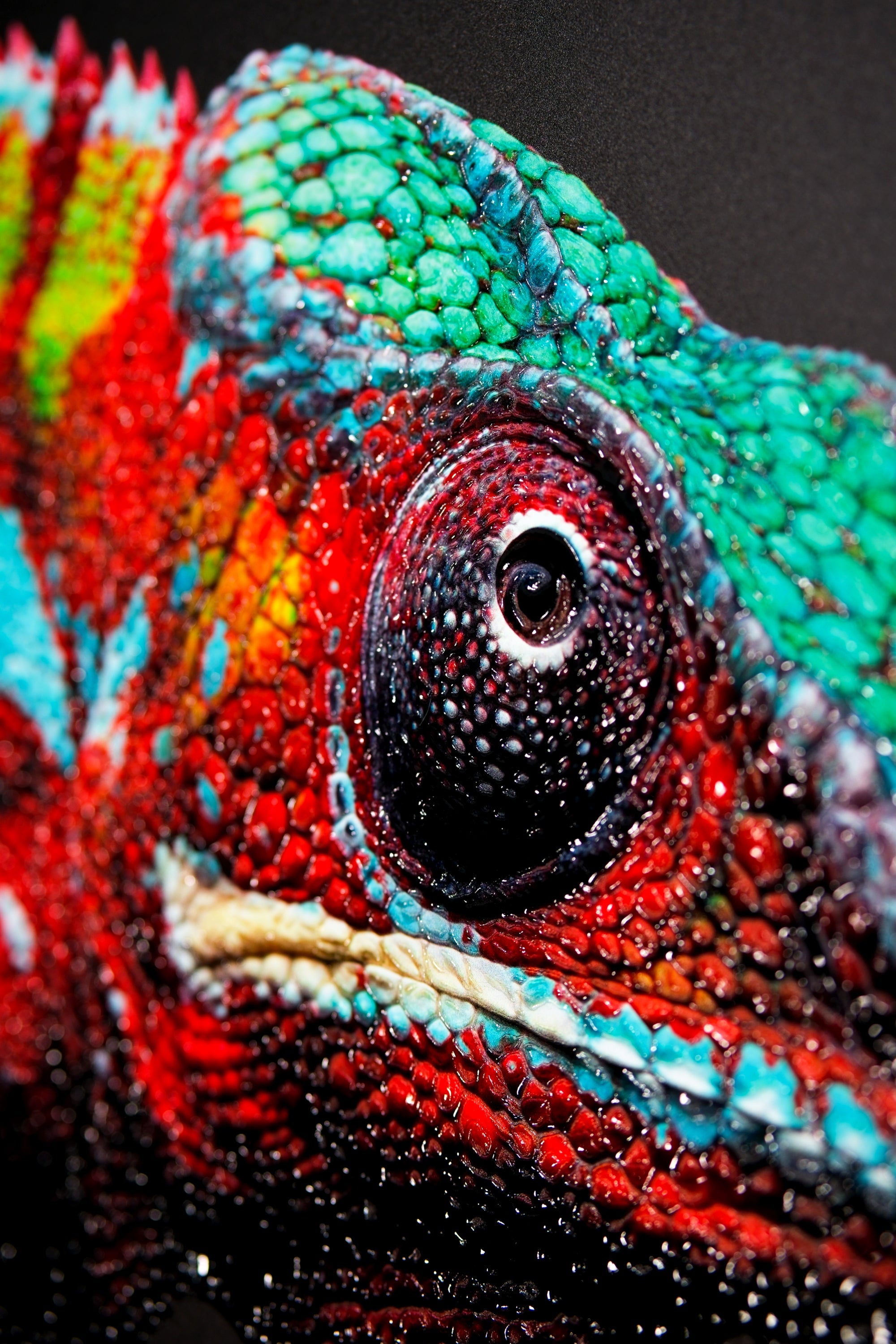 Prismskin Guardian, Prizma Muhafızı — Dokunsal 3D Rölyef ve Yüksek Parlaklıkta Lake