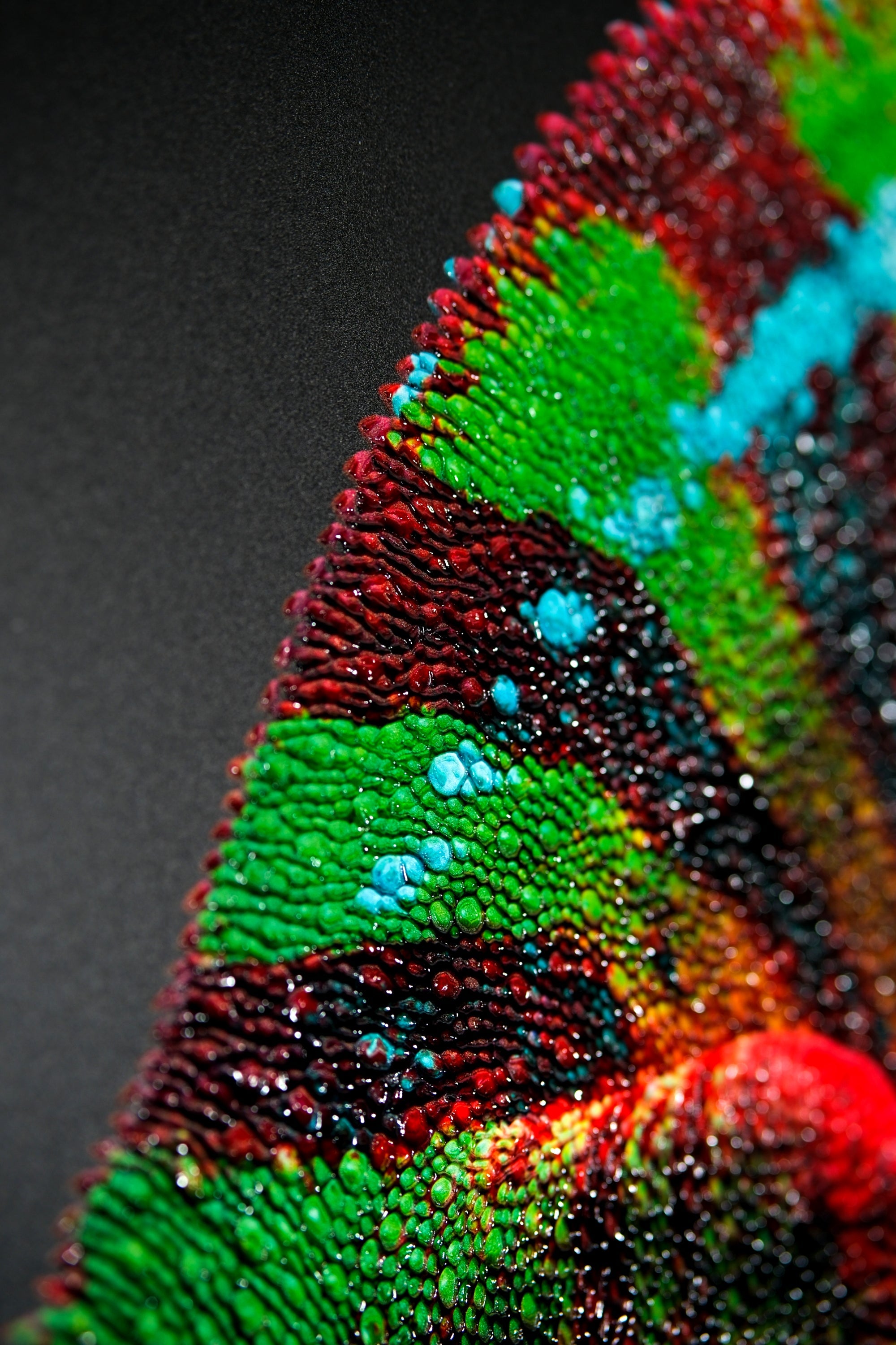 Prismskin Guardian, Prizma Muhafızı — Dokunsal 3D Rölyef ve Yüksek Parlaklıkta Lake