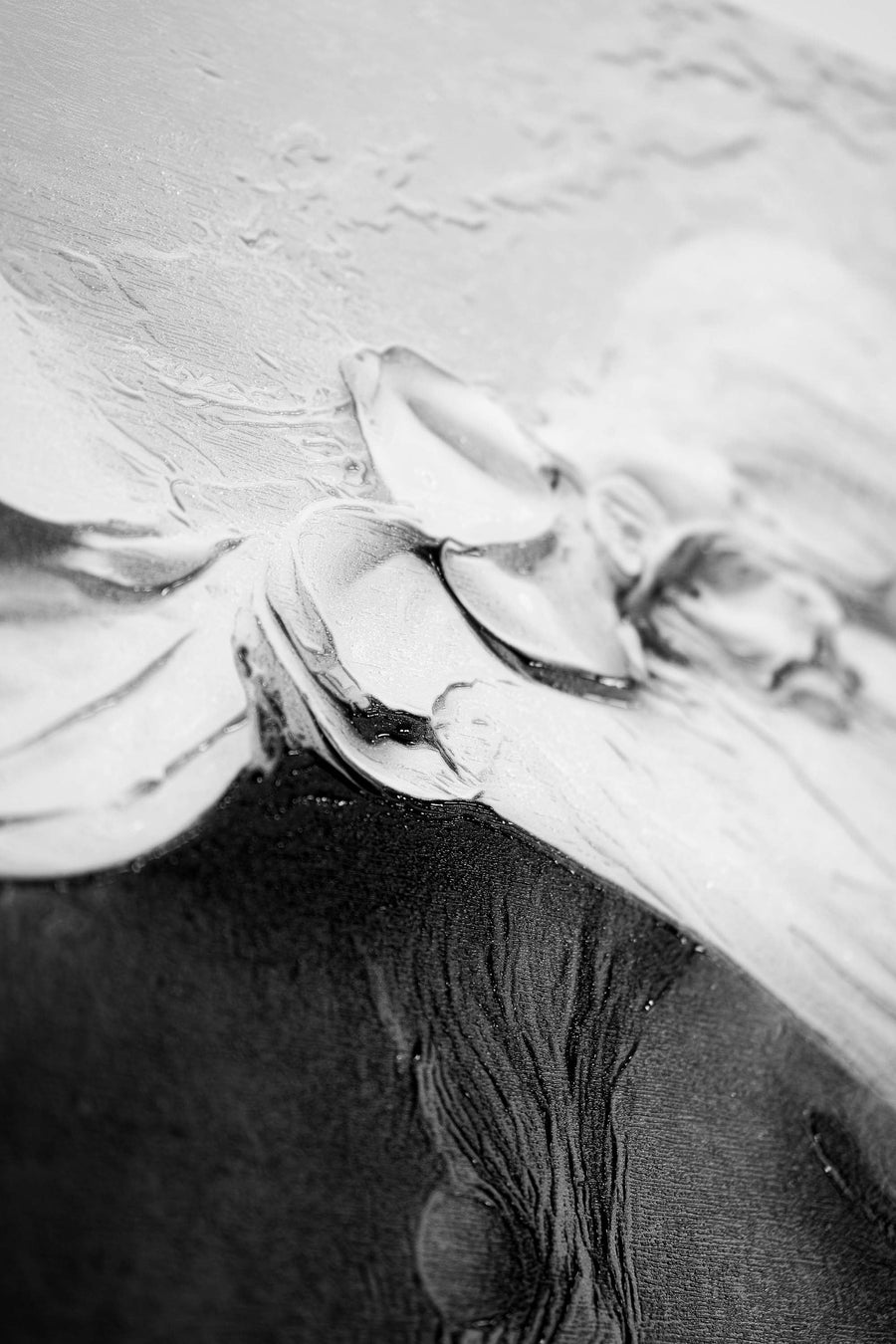 Alabaster Muse & Butterflies — 3D Kabartmalı Premium Duvar Sanatı