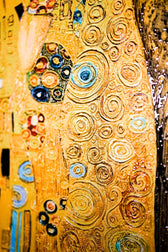 Gustav Klimt Öpücük — 3D Kabartmalı Premium Duvar Sanatı