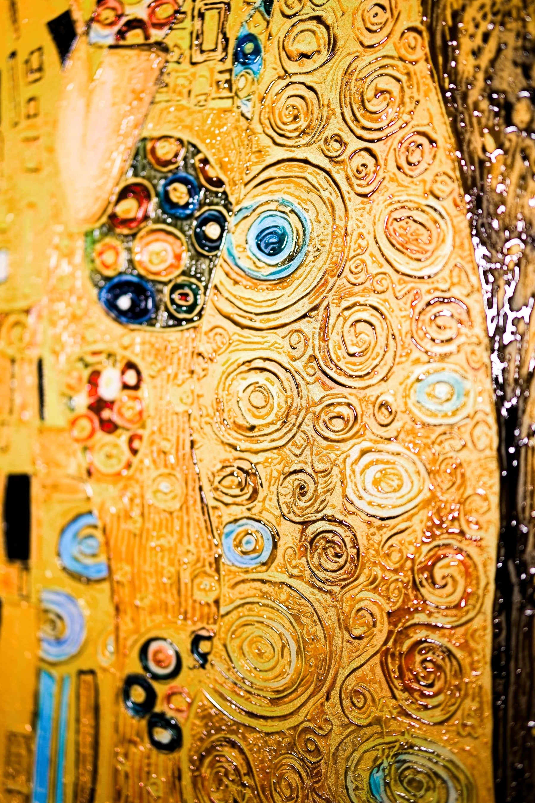 Gustav Klimt Öpücük — 3D Kabartmalı Premium Duvar Sanatı
