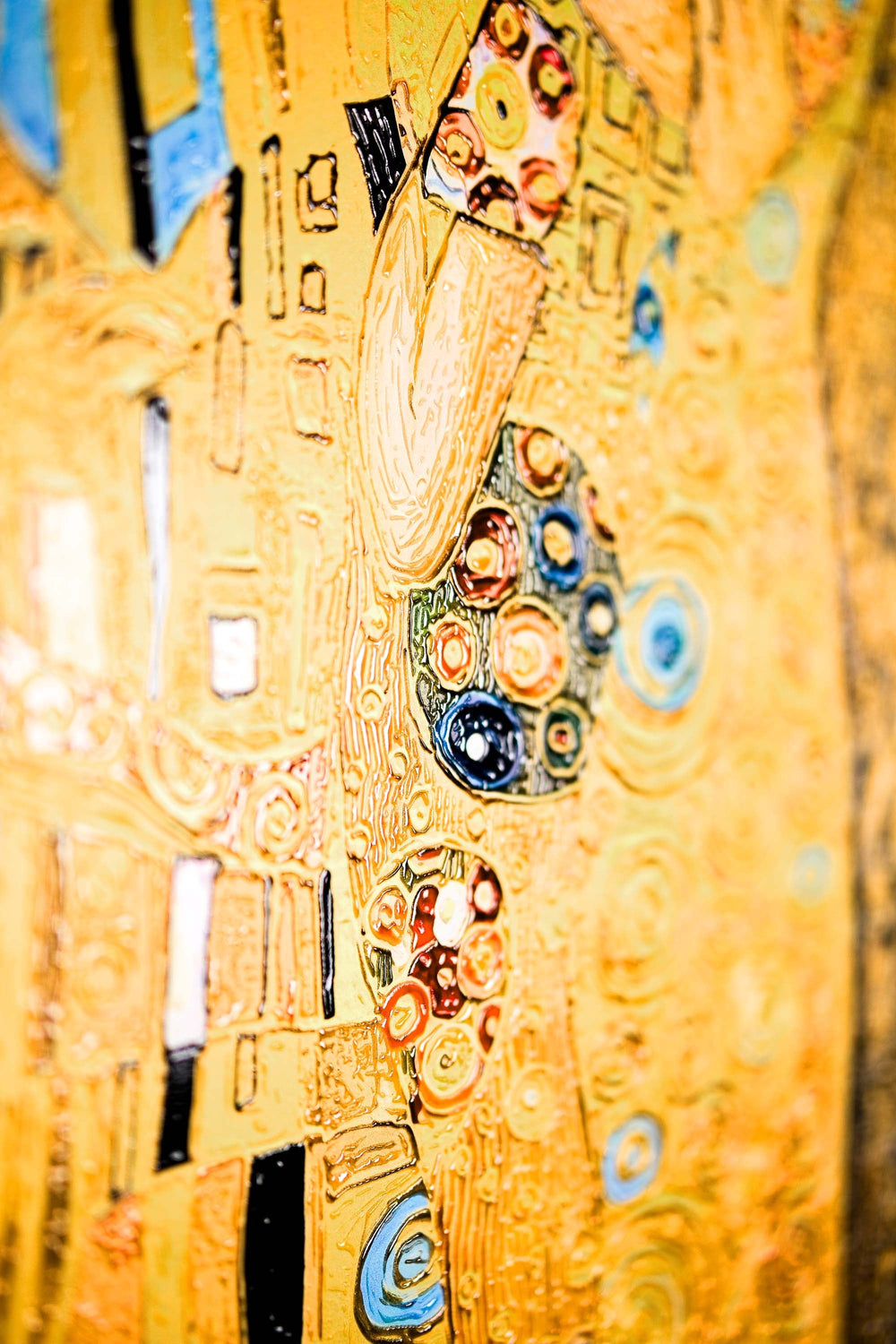 Gustav Klimt Öpücük — 3D Kabartmalı Premium Duvar Sanatı
