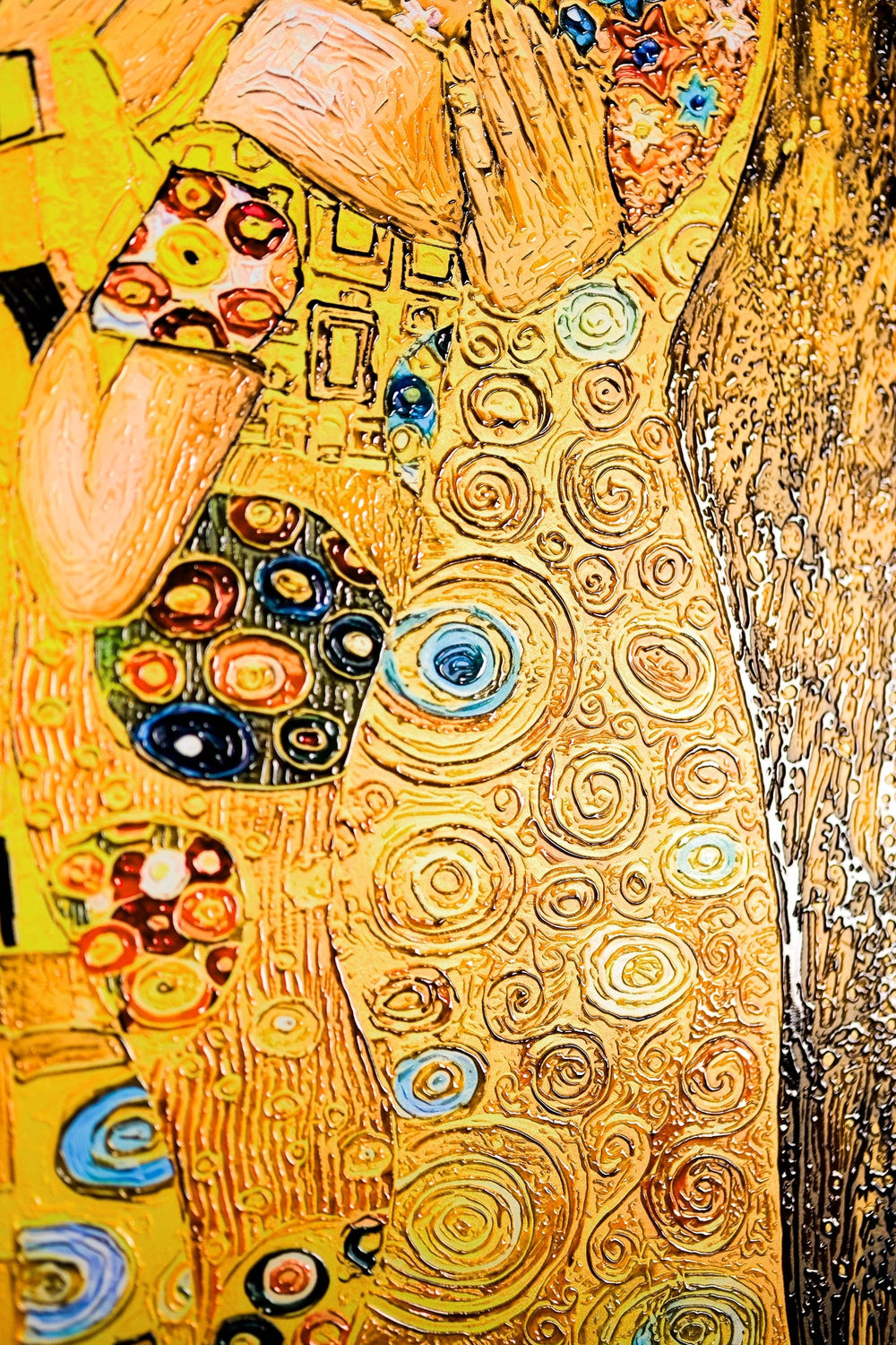 Gustav Klimt Öpücük — 3D Kabartmalı Premium Duvar Sanatı
