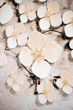 Ivory Floral Symphony — 3D Kabartmalı Premium Duvar Sanatı