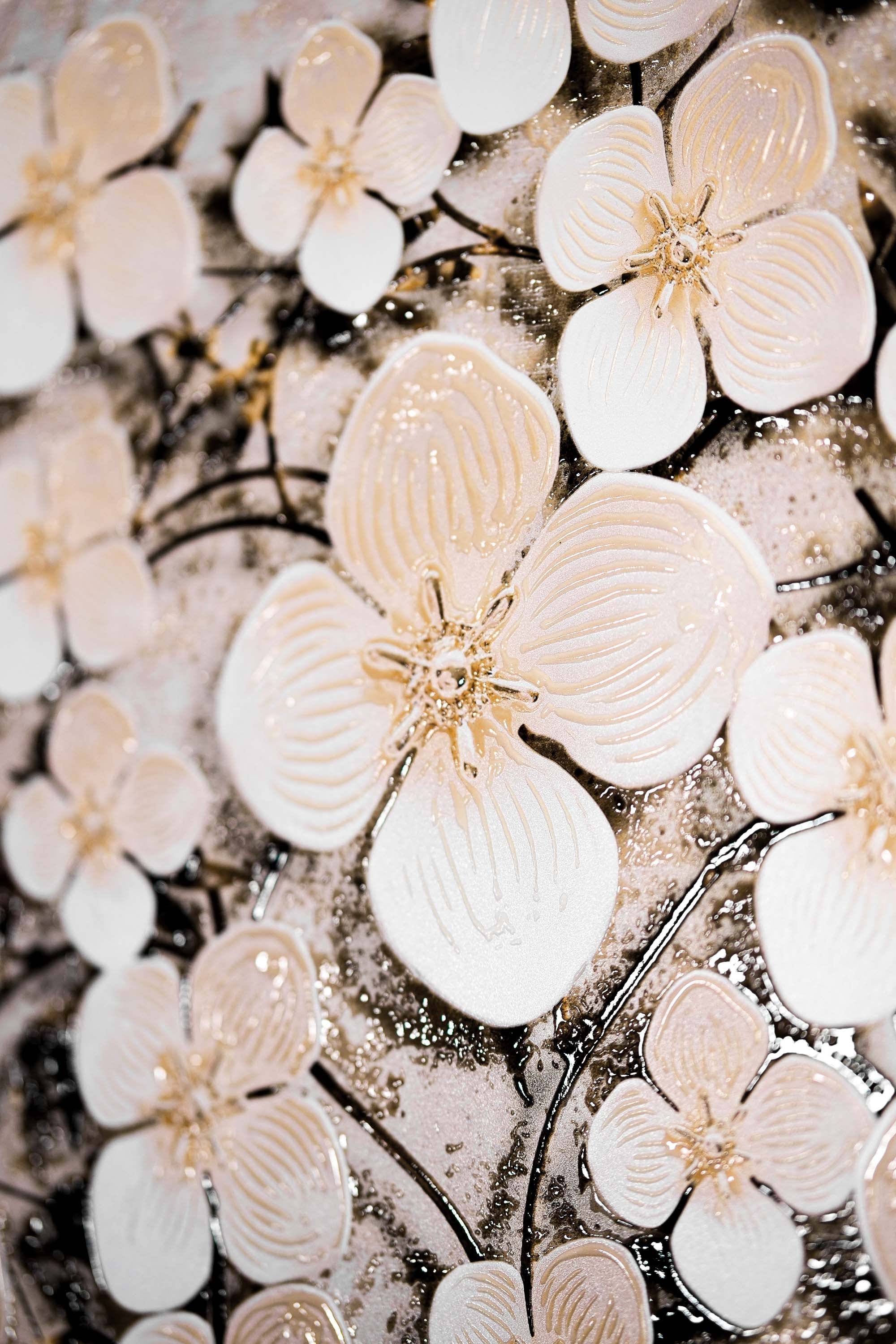 Ivory Floral Symphony — 3D Kabartmalı Premium Duvar Sanatı