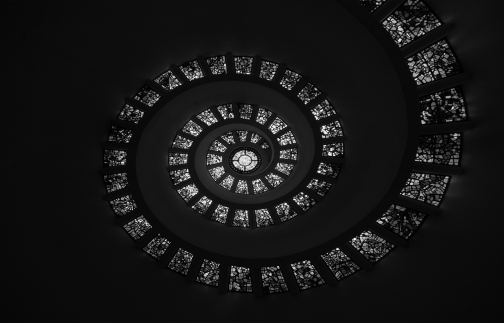 Spiral Merdivenler Cam Tablo