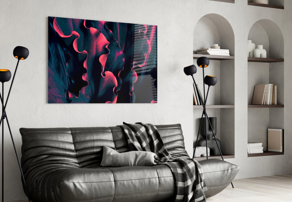 Elegant Red Leaves on Black Cam Tablo