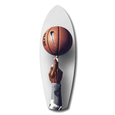 Parmakta Dönen Basketbol Topu Cam Tablo.