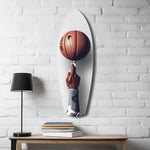 Parmakta Dönen Basketbol Topu Cam Tablo.